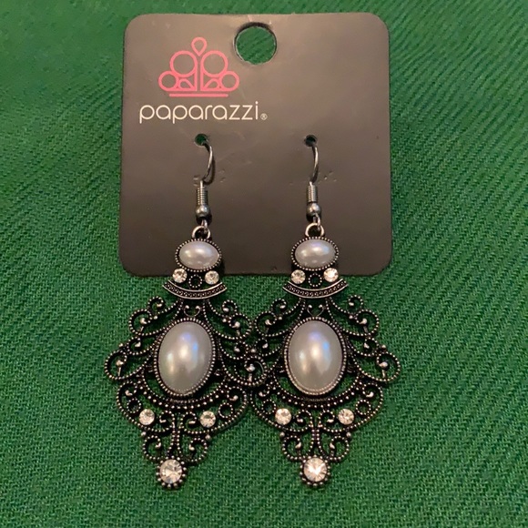 paparazzi Jewelry - Dark Metal Pearl and Stone Earrings